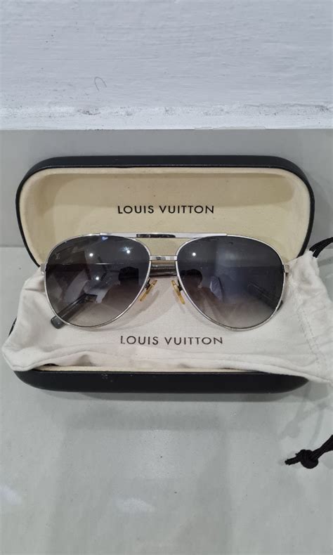 lv attitude pilote sunglasses|louis vuitton aviator sunglasses price.